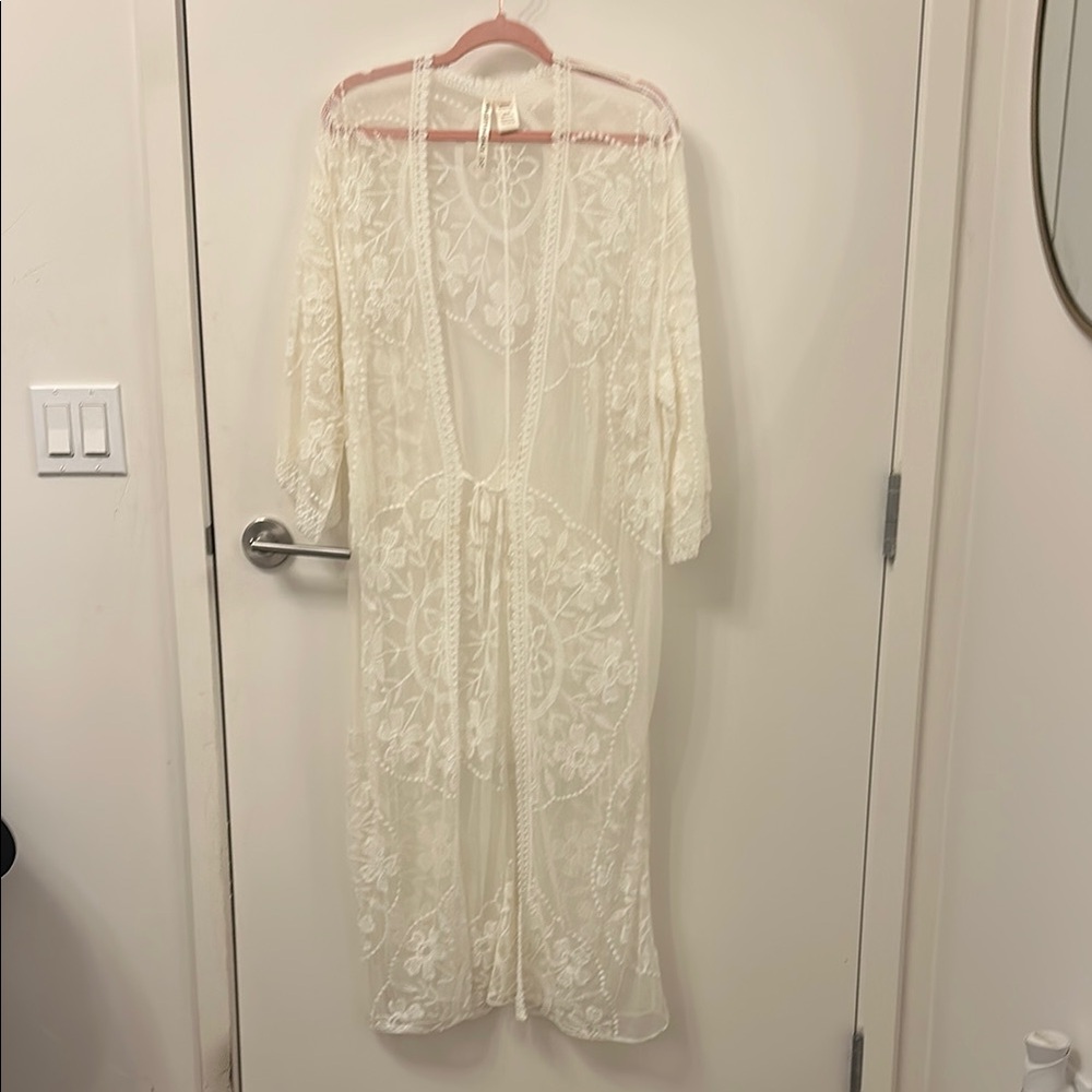 Elegant Lace Kimono Robe